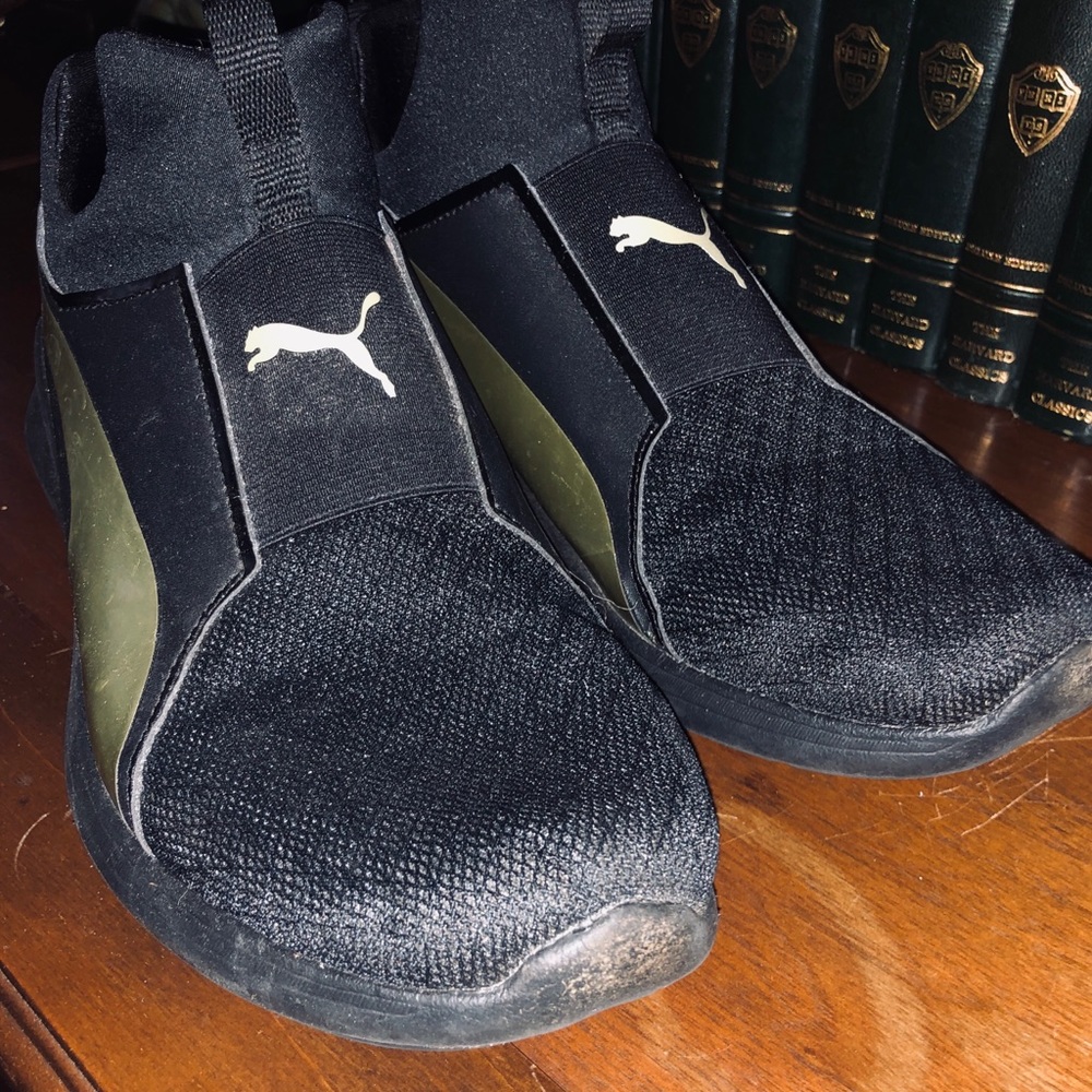 Women’s Puma Slip-On Tennis Shoes